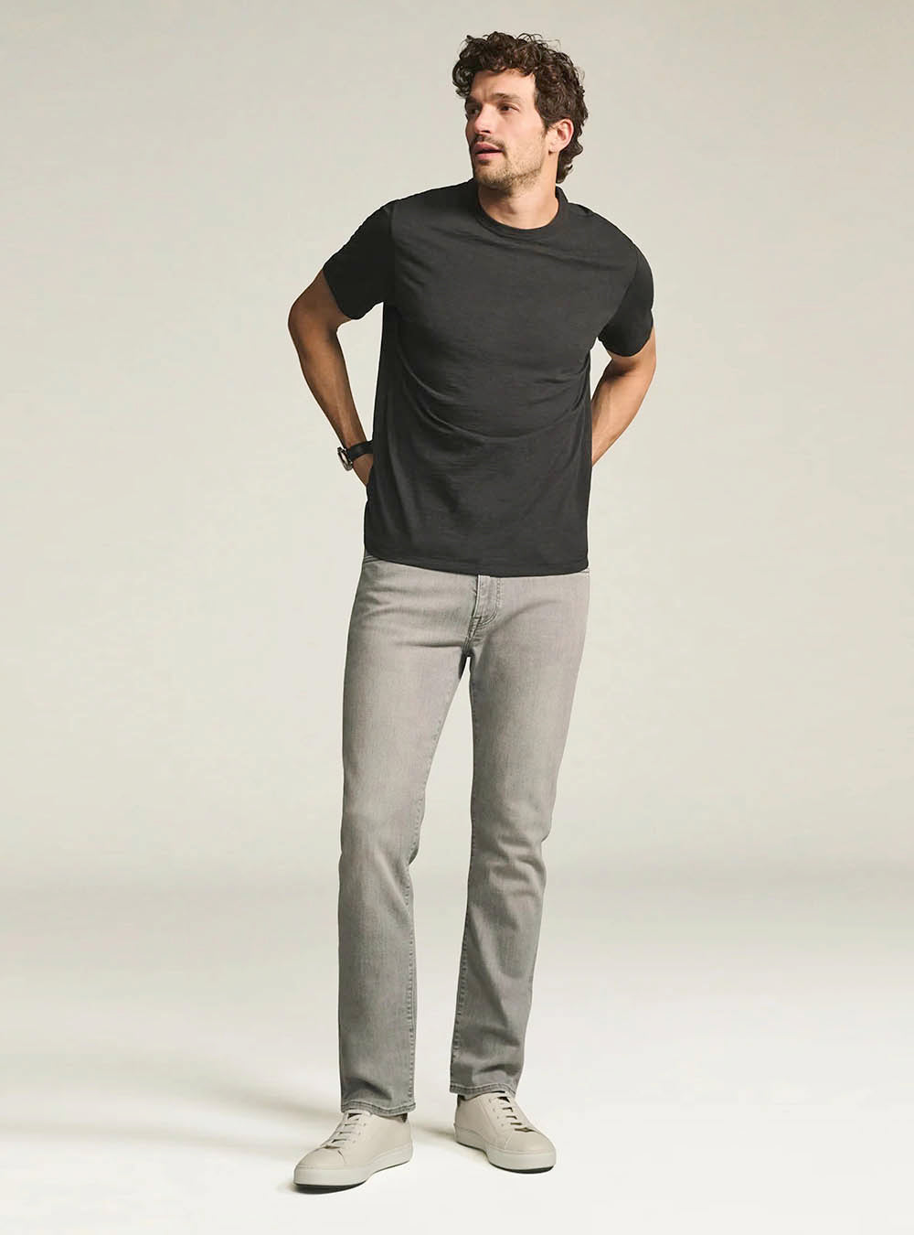 34 Heritage Courage Straight Leg Jeans - Light Grey Organic Ultra