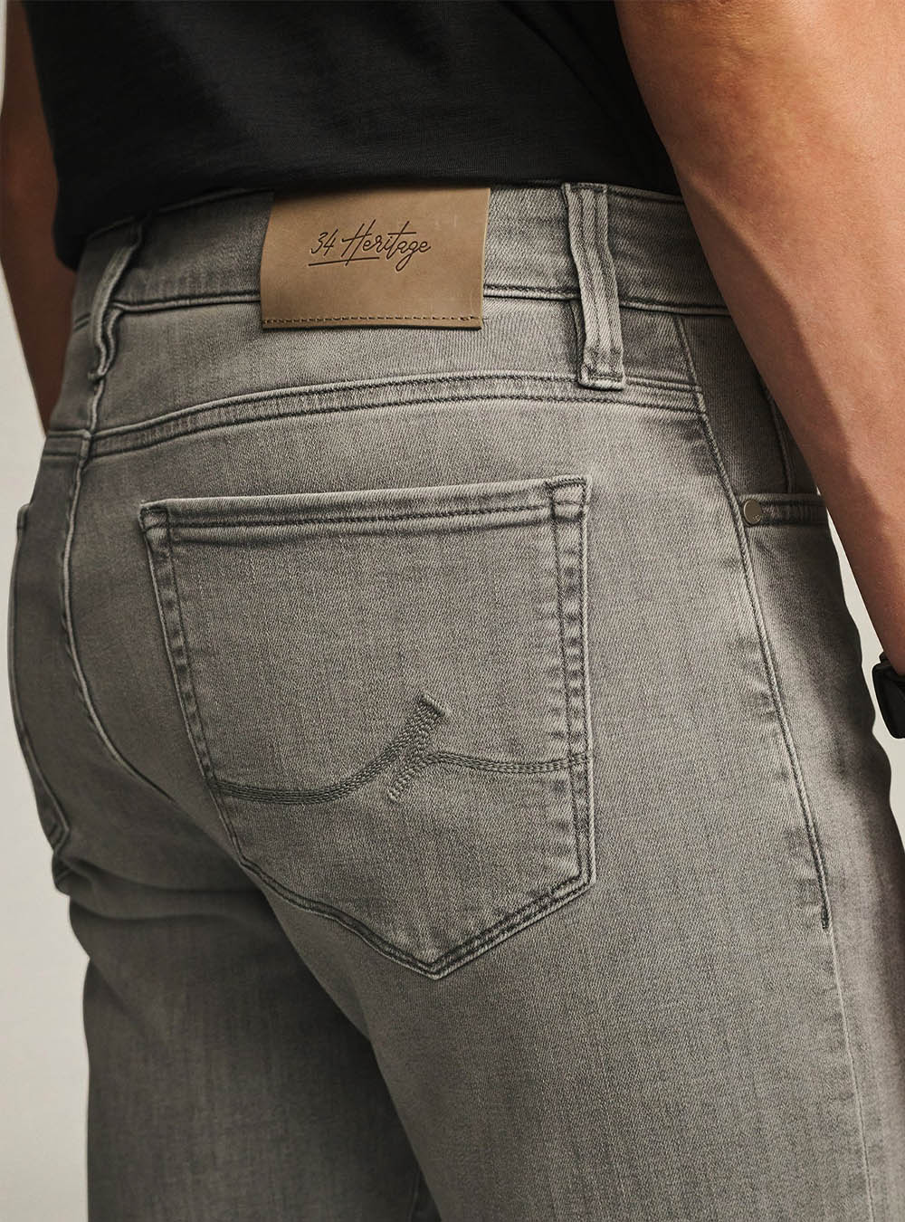 34 Heritage Courage Straight Leg Jeans - Light Grey Organic Ultra