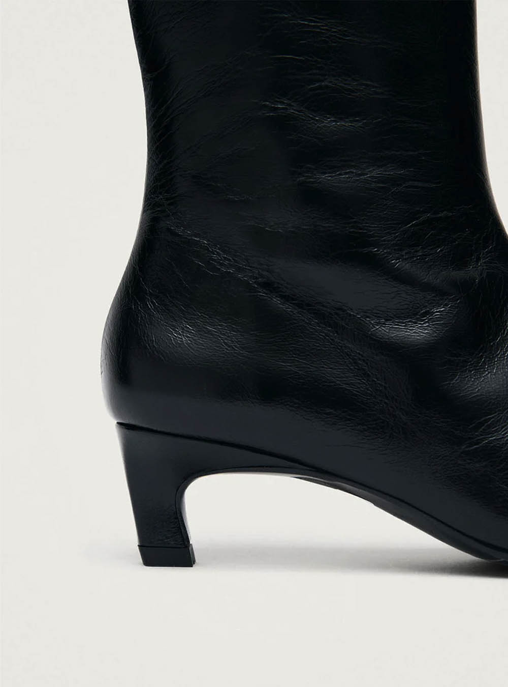 Alohas Ambar Rift Black Leather Ankle Boots