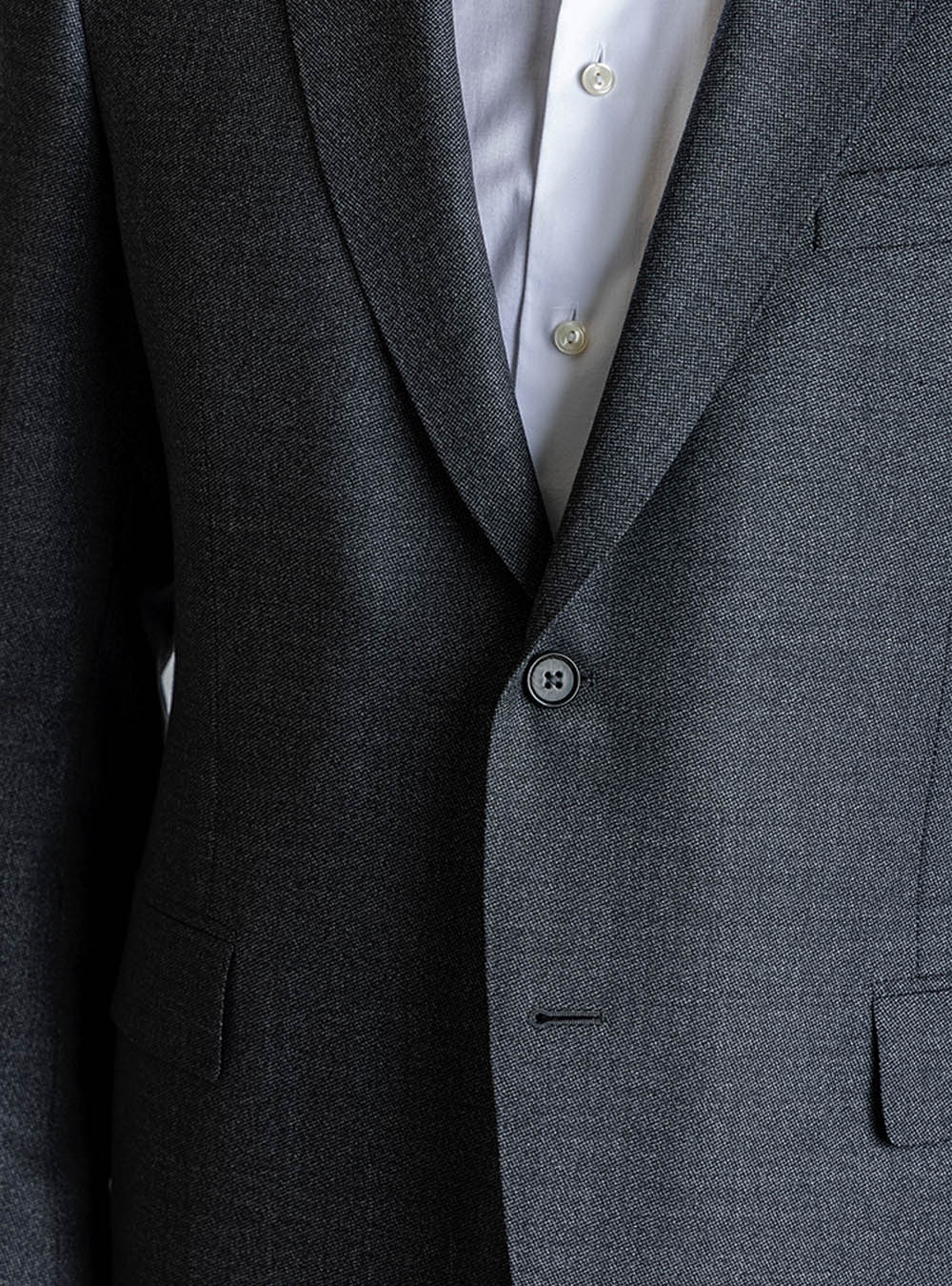 Samuelsohn Charcoal Nailhead Suit