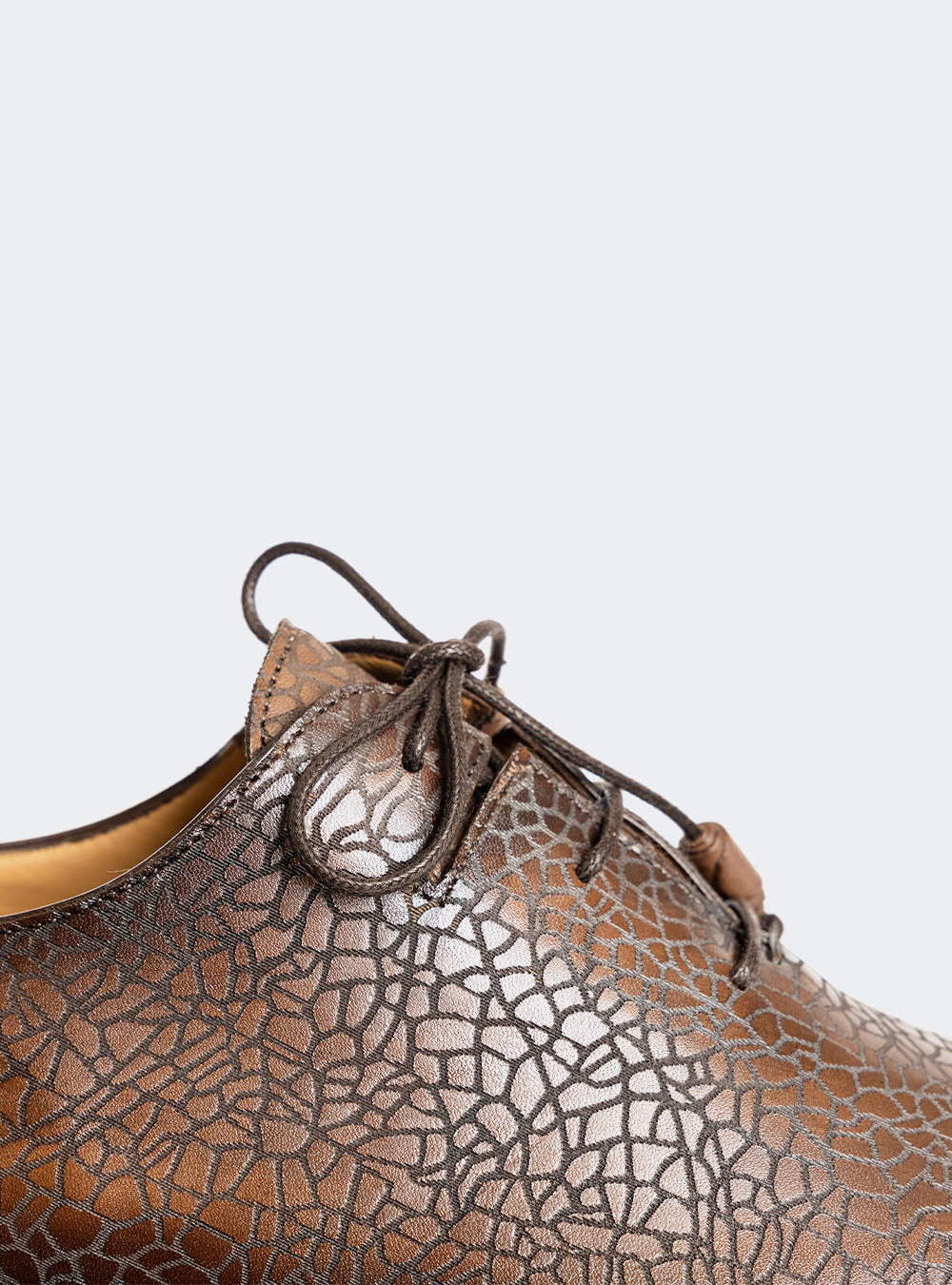 Mezlan 21309 Cap Toe Asymmetric Embossed Calf Oxford - Chocolate