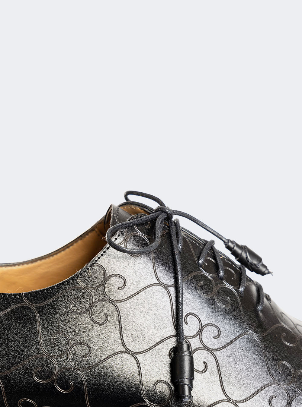 Mezlan Tribeca Laser Print Oxford - Black