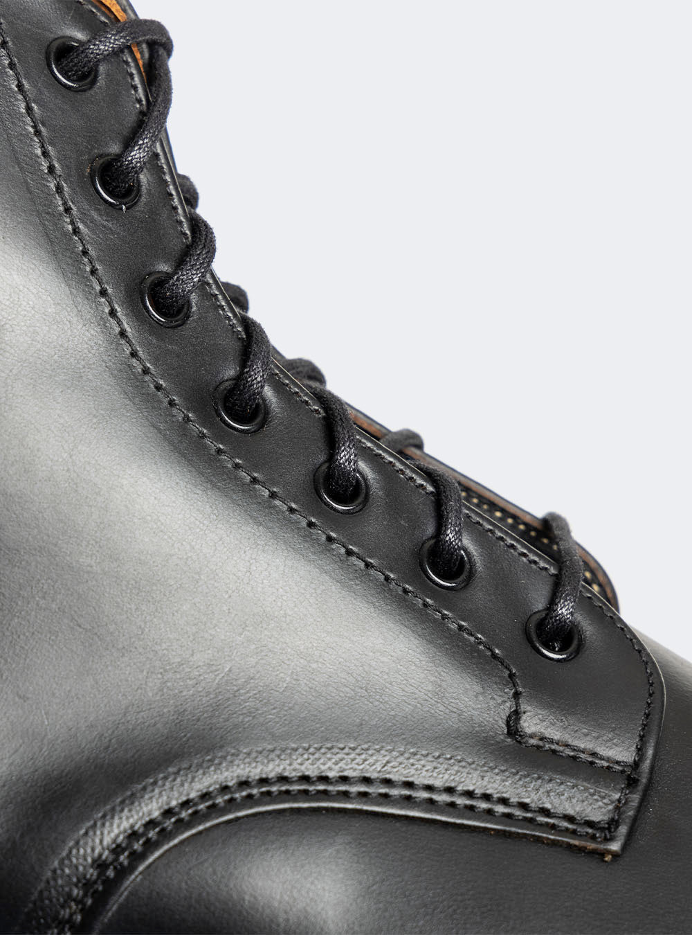 Sanders 2605 Toe-Cap Derby Boot - Black Waxy Pull-Up Calf